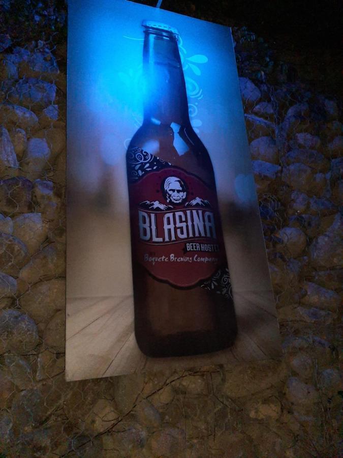 Blasina Beer Hostel Boquete Buitenkant foto